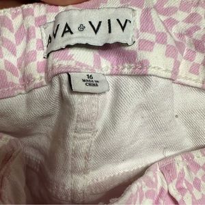 Ava & Viv Stretch Checkered Pants fit like 14; obsessed, they don’t hit w/ fits